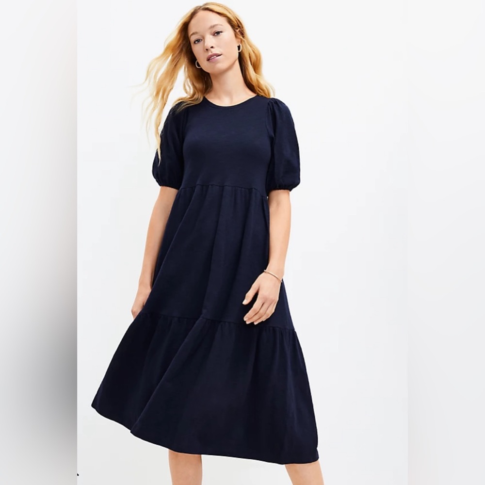 Loft Babydoll Midi Dress, Puff Sleeve Tiered Dress.
Color Navy Blue, Size Small